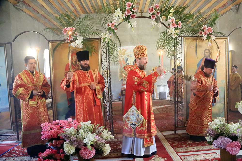 Епископ Бобруйский Серафим возглавил престольное торжество в мужском монастыре Прощанская пустынь