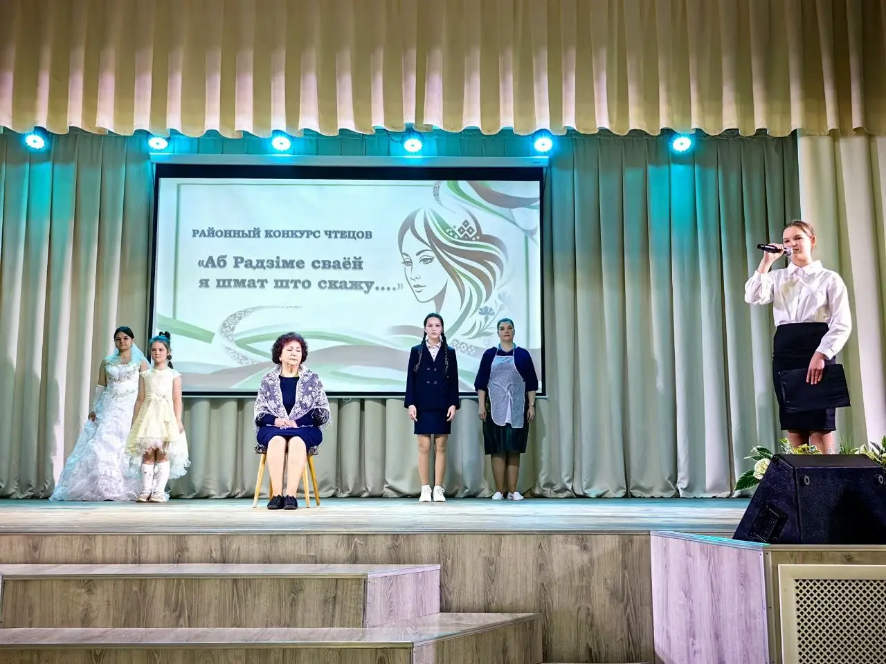 В Бобруйском районном Центре культуры прошли конкурсы военно-патриотической песни и чтецов