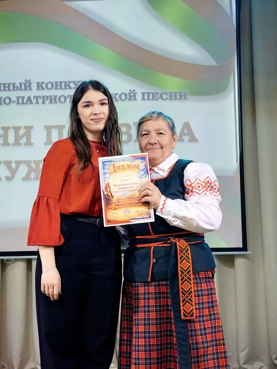 В Бобруйском районном Центре культуры прошли конкурсы военно-патриотической песни и чтецов