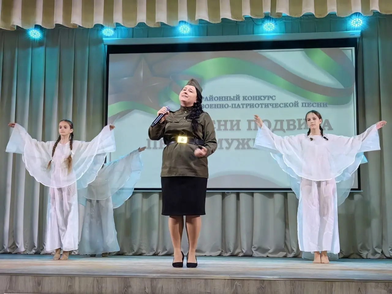 В Бобруйском районном Центре культуры прошли конкурсы военно-патриотической песни и чтецов