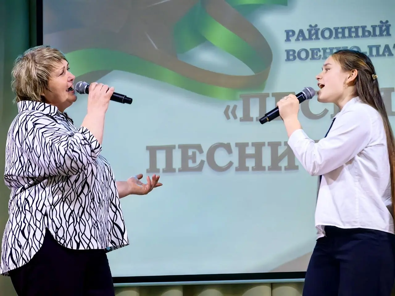 В Бобруйском районном Центре культуры прошли конкурсы военно-патриотической песни и чтецов