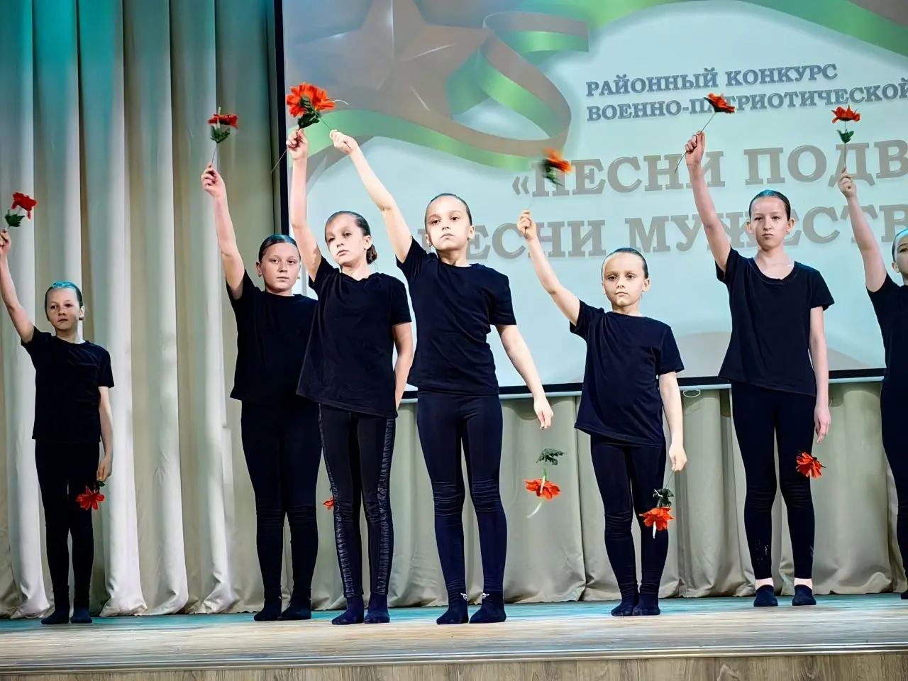В Бобруйском районном Центре культуры прошли конкурсы военно-патриотической песни и чтецов