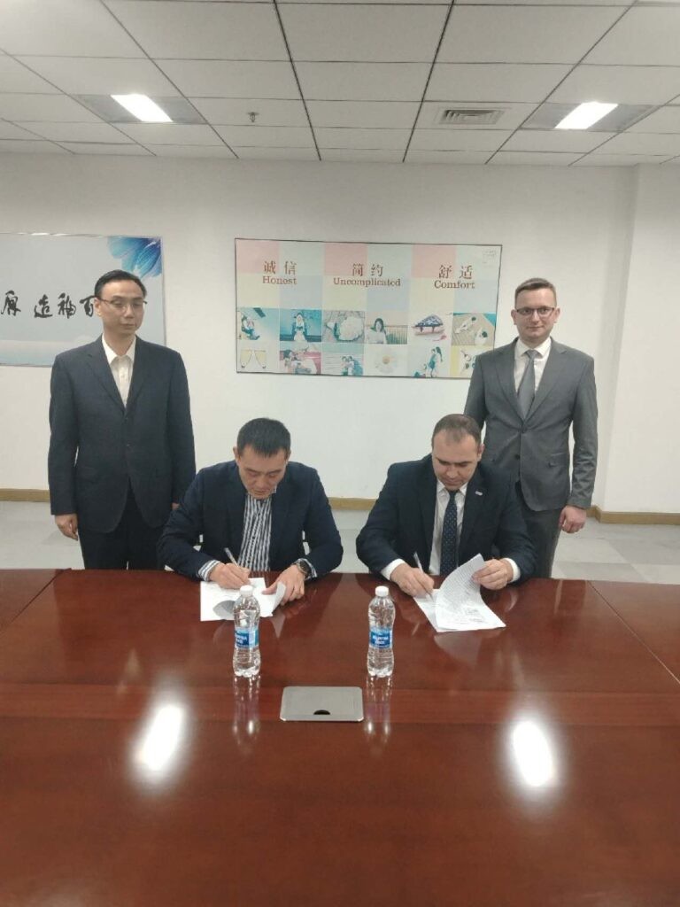 Подписано соглашение о СП с КНР: бобруйская &laquo;Бабушкина крынка&raquo; станет частью нового производства