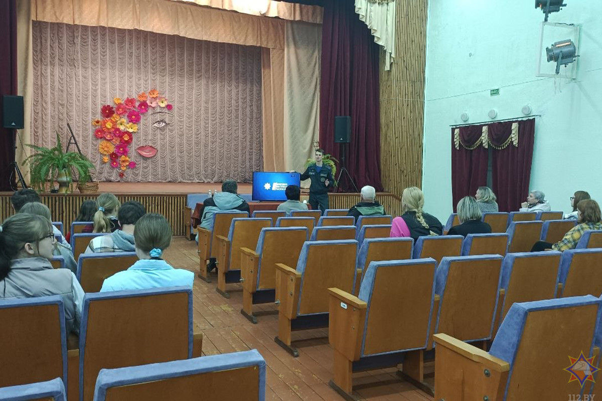 Спасатели Бобруйщины провели сельский сход в деревне Осово