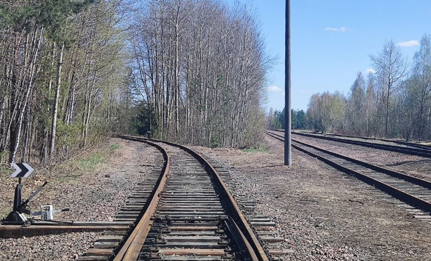 Прокуратура Могилёвской области выявила в Бобруйске нарушения: на железных путях ряда предприятий отсутствуют - сигнальная разметка и путевые упоры