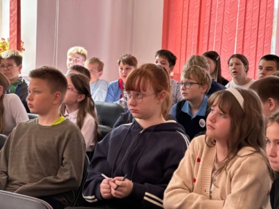 Горны, значки, галстуки: учащийся из Бобруйска представил свою выставку о пионерии в Витебской области