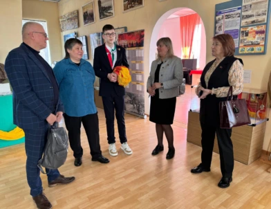 Горны, значки, галстуки: учащийся из Бобруйска представил свою выставку о пионерии в Витебской области