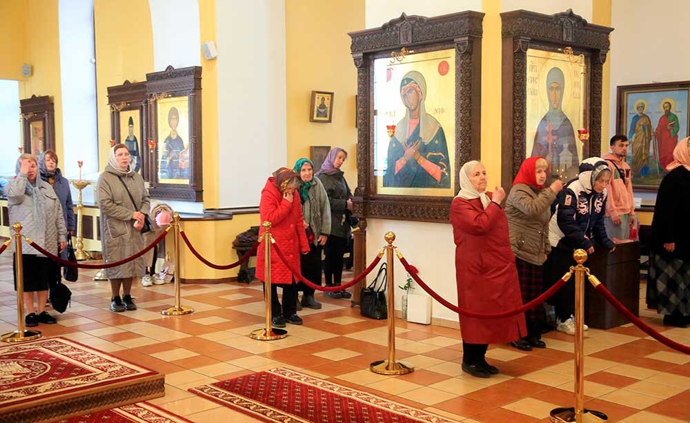 В кафедральном соборе Бобруйска прошла литургия в честь 19-й годовщины архиерейской хиротонии епископа Серафима