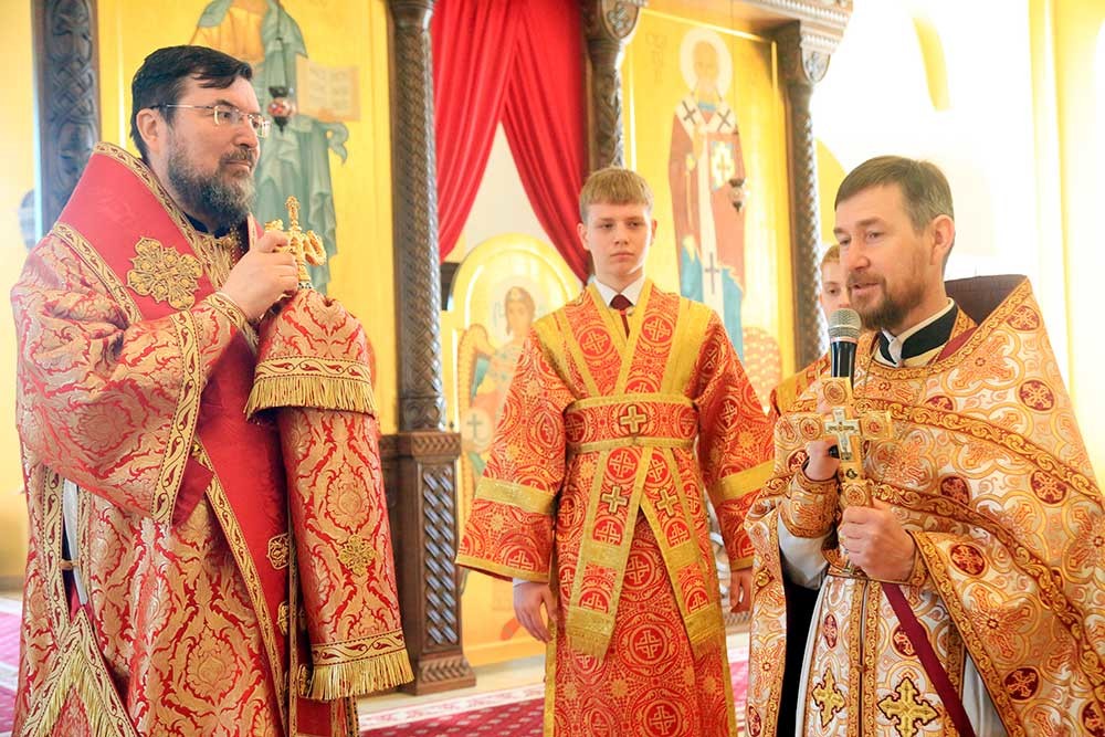 В кафедральном соборе Бобруйска прошла литургия в честь 19-й годовщины архиерейской хиротонии епископа Серафима