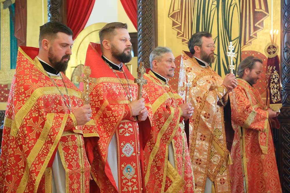 В кафедральном соборе Бобруйска прошла литургия в честь 19-й годовщины архиерейской хиротонии епископа Серафима