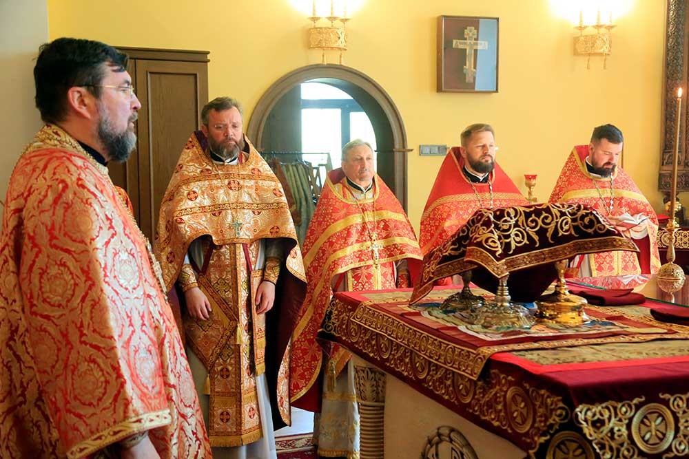 В кафедральном соборе Бобруйска прошла литургия в честь 19-й годовщины архиерейской хиротонии епископа Серафима