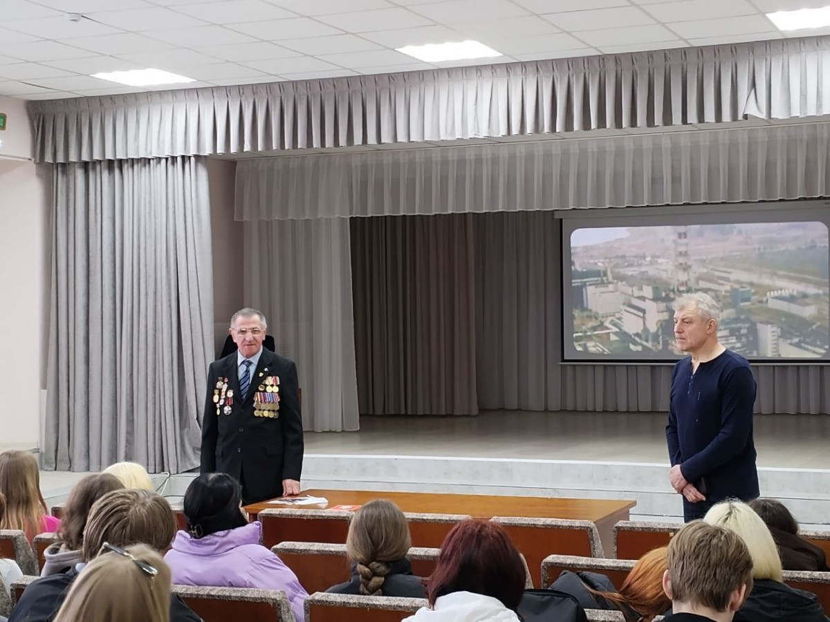 В Бобруйском торгово-экономическом колледже почтили память жертв Чернобыльской трагедии