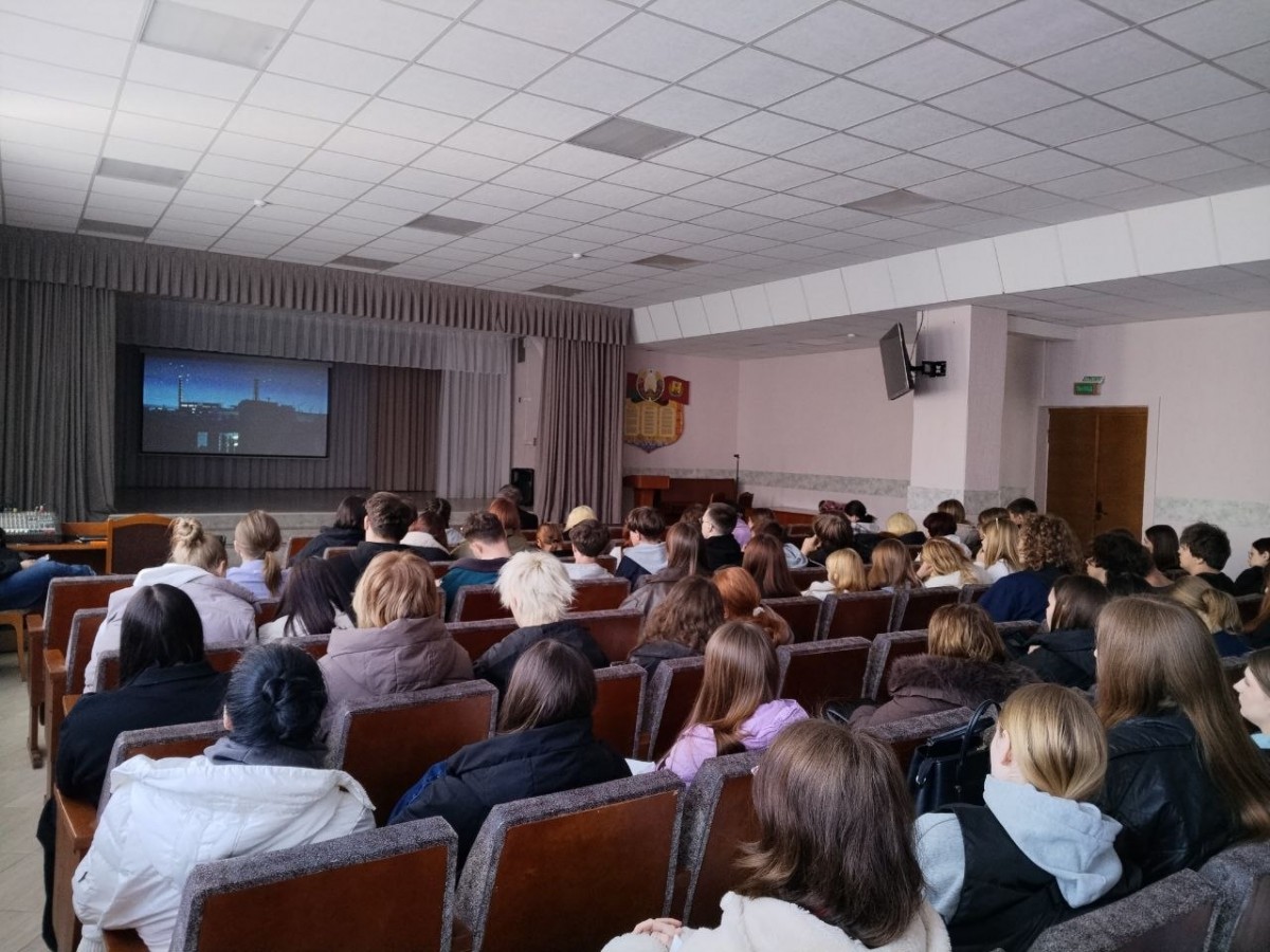 В Бобруйском торгово-экономическом колледже почтили память жертв Чернобыльской трагедии