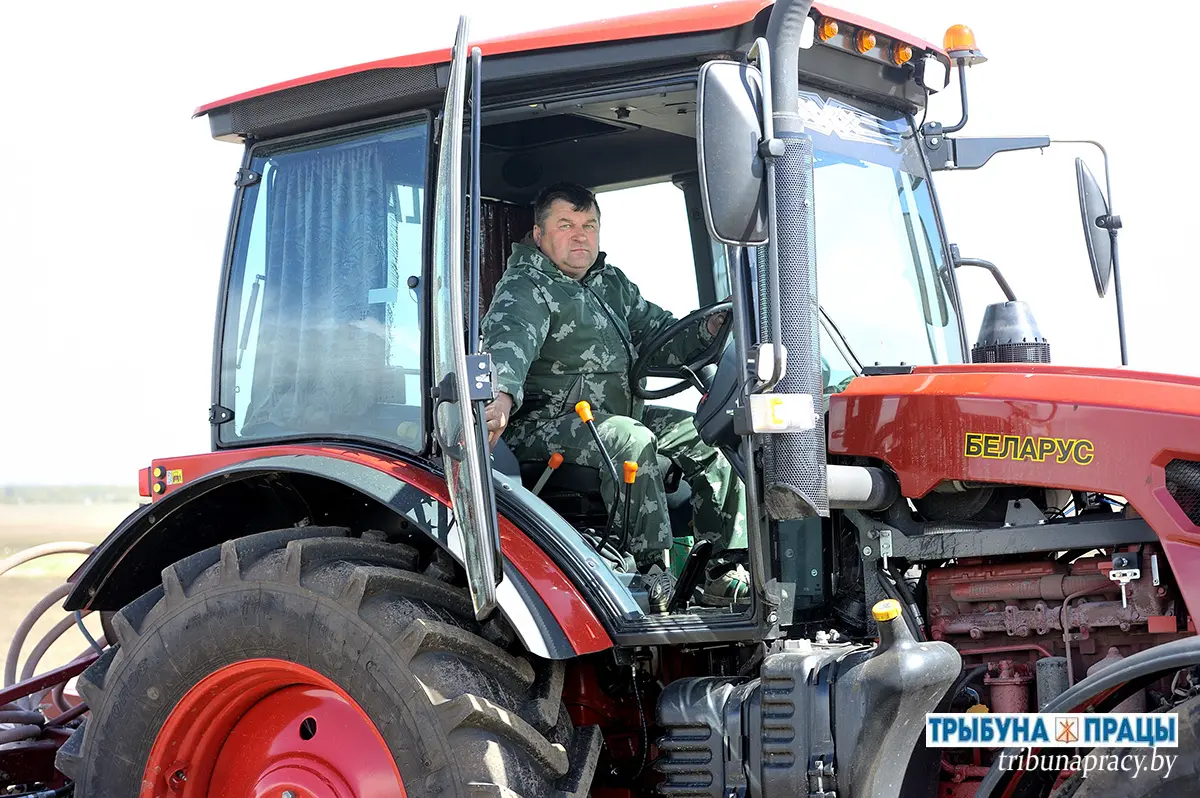 Не сбавляя темпов: на Бобруйщине продолжается массовый сев кукурузы 