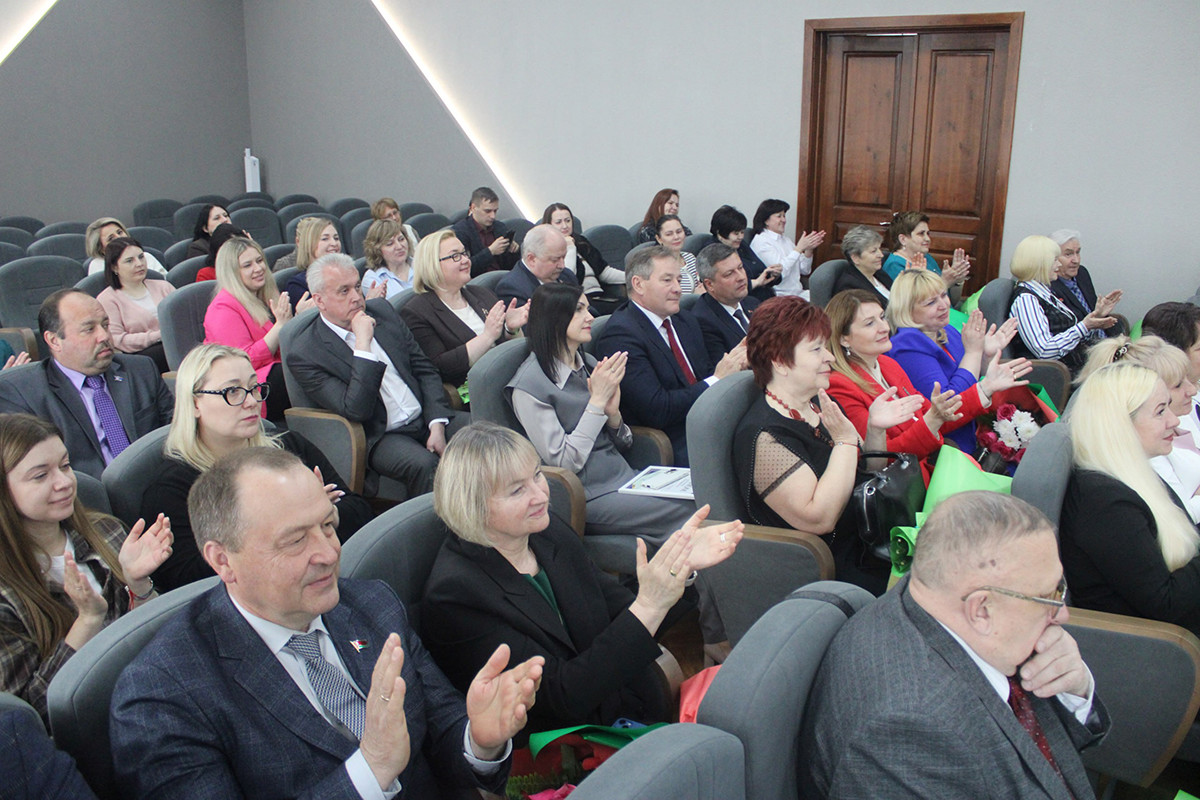 Председатель профкома Бобруйской больницы скорой помощи имени В. О. Морзона удостоена места на областной Доске почёта