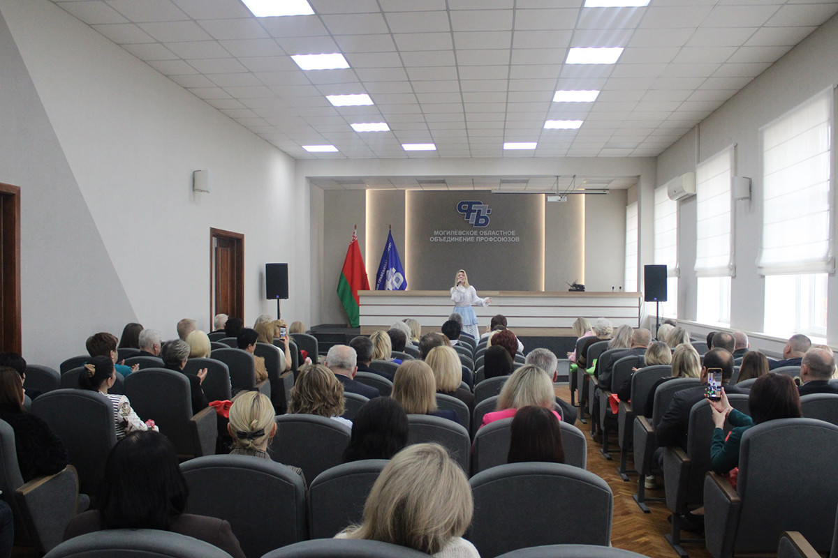 Председатель профкома Бобруйской больницы скорой помощи имени В. О. Морзона удостоена места на областной Доске почёта