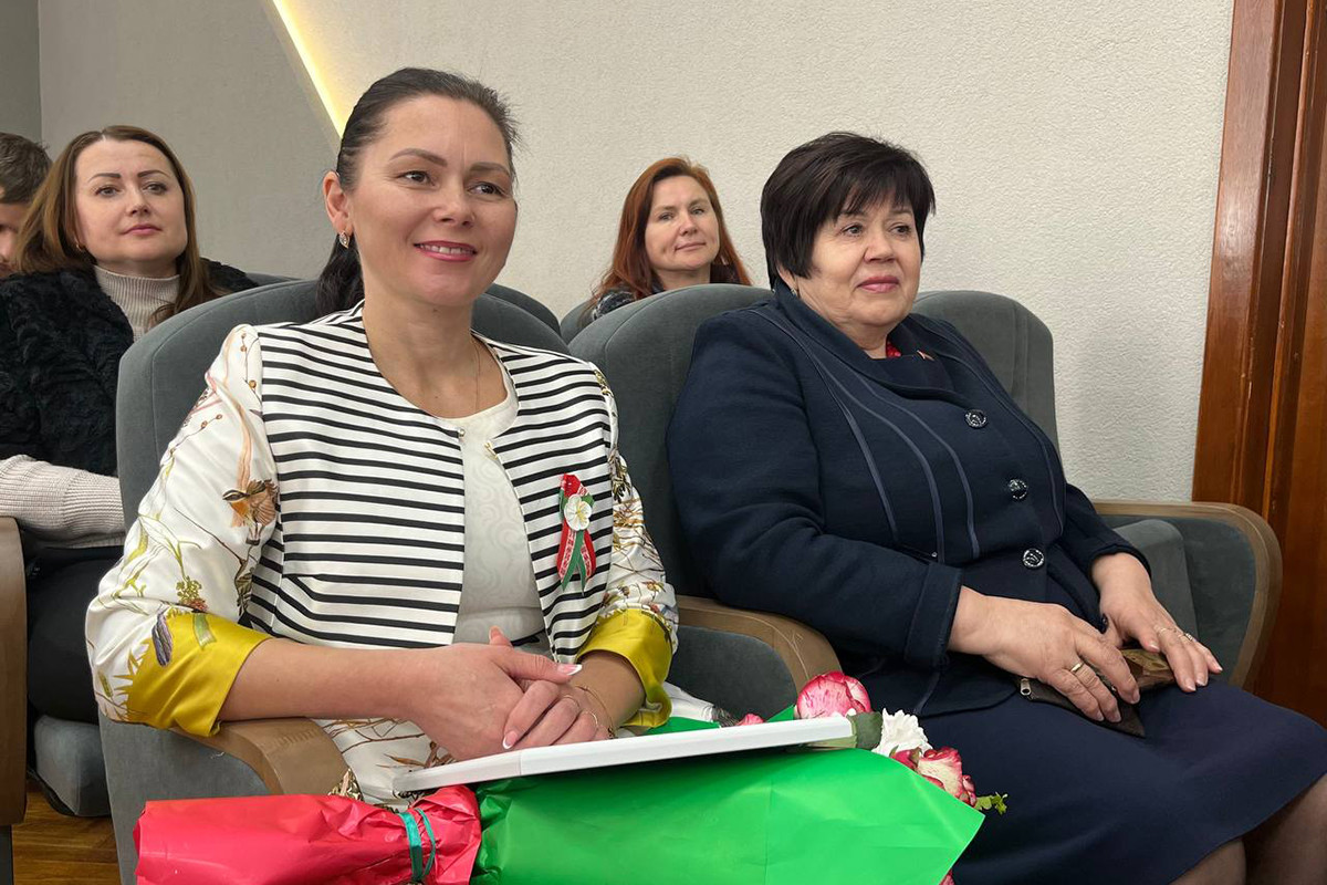 Председатель профкома Бобруйской больницы скорой помощи имени В. О. Морзона удостоена места на областной Доске почёта