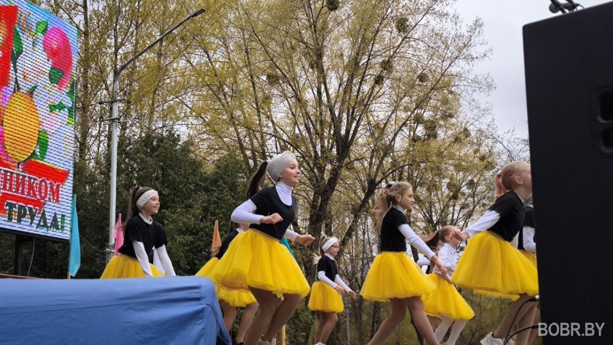 Первомайское открытие весенне-летнего сезона в городском парке Бобруйска