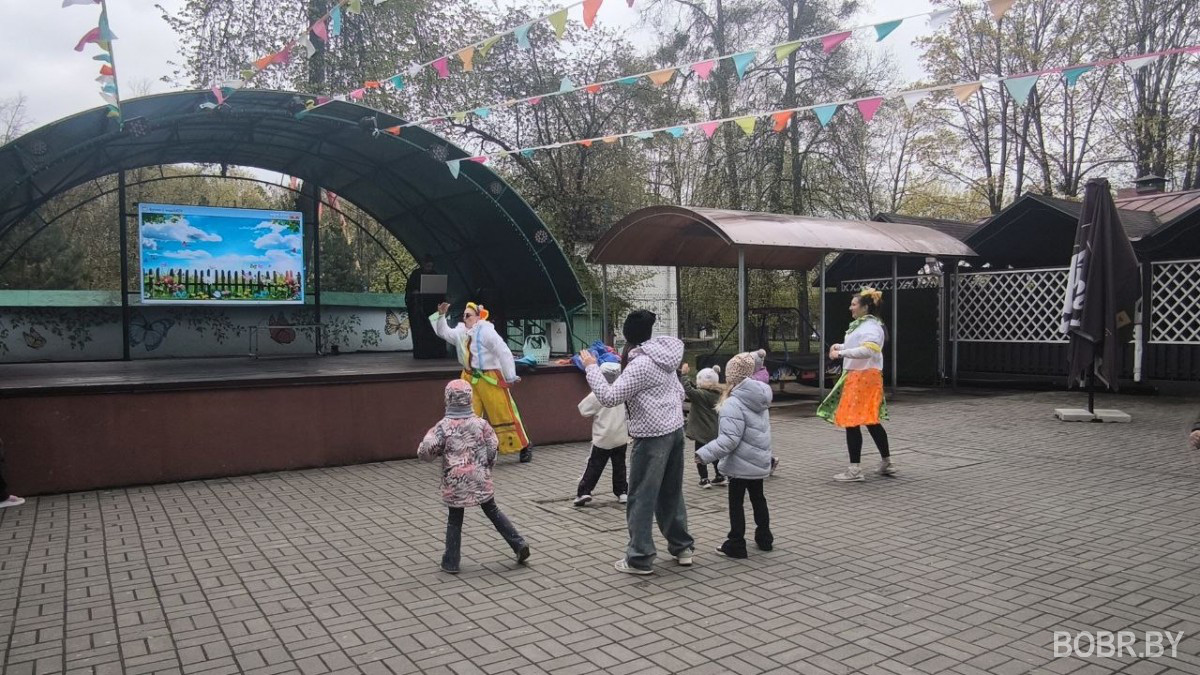 Первомайское открытие весенне-летнего сезона в городском парке Бобруйска