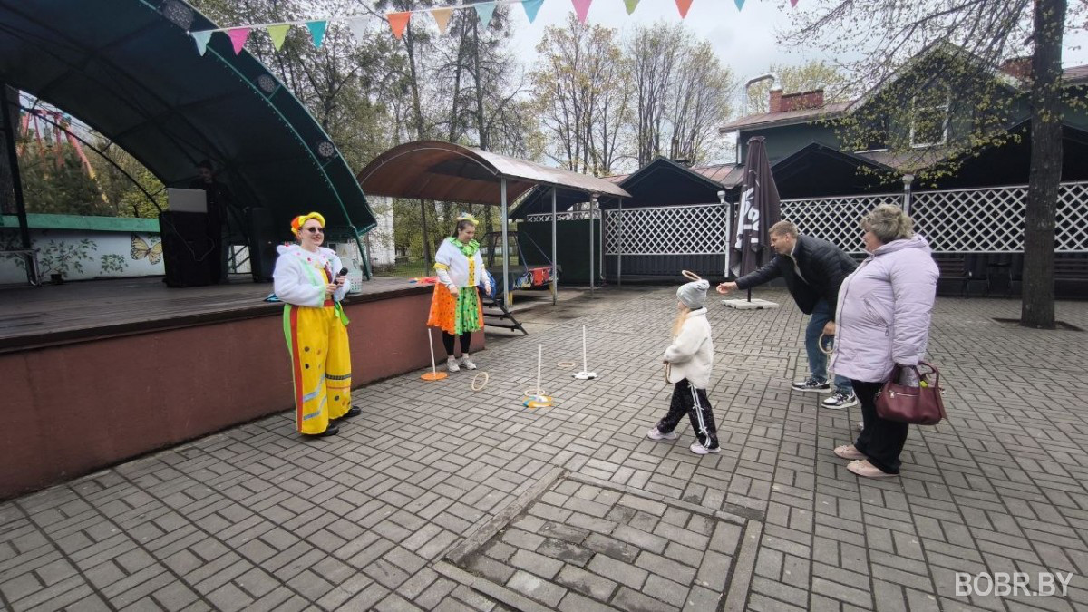 Первомайское открытие весенне-летнего сезона в городском парке Бобруйска