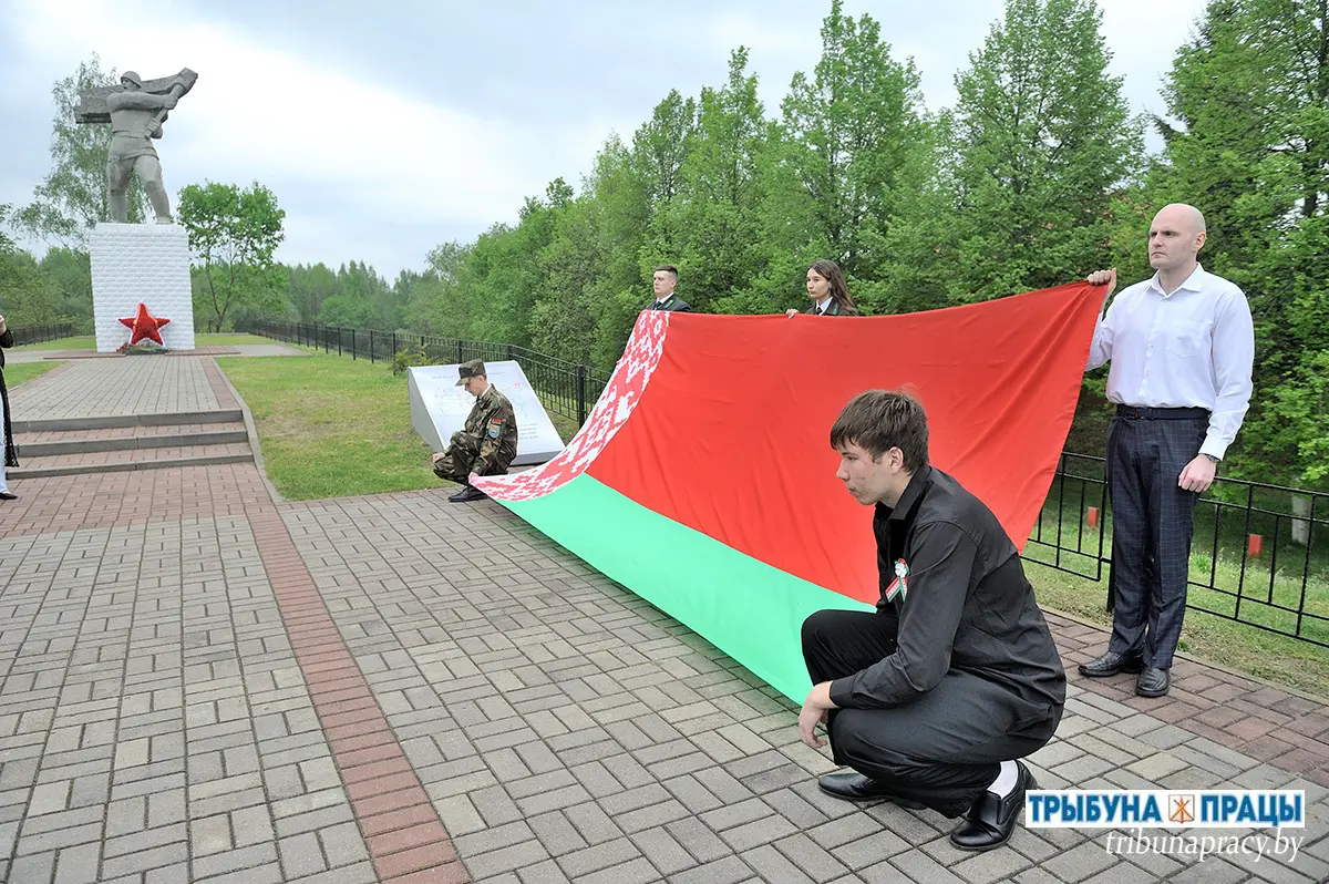 Торжественно и патриотично: Бобруйский район отметил День государственных флага, герба и гимна