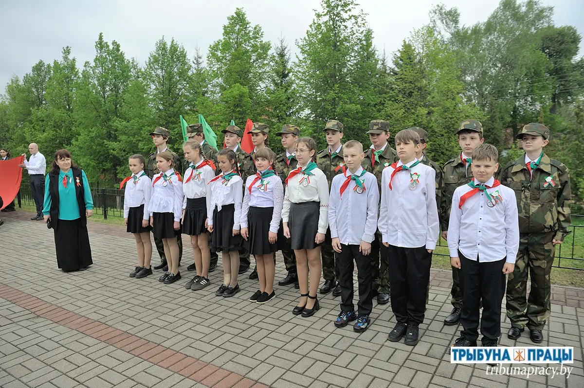 Торжественно и патриотично: Бобруйский район отметил День государственных флага, герба и гимна