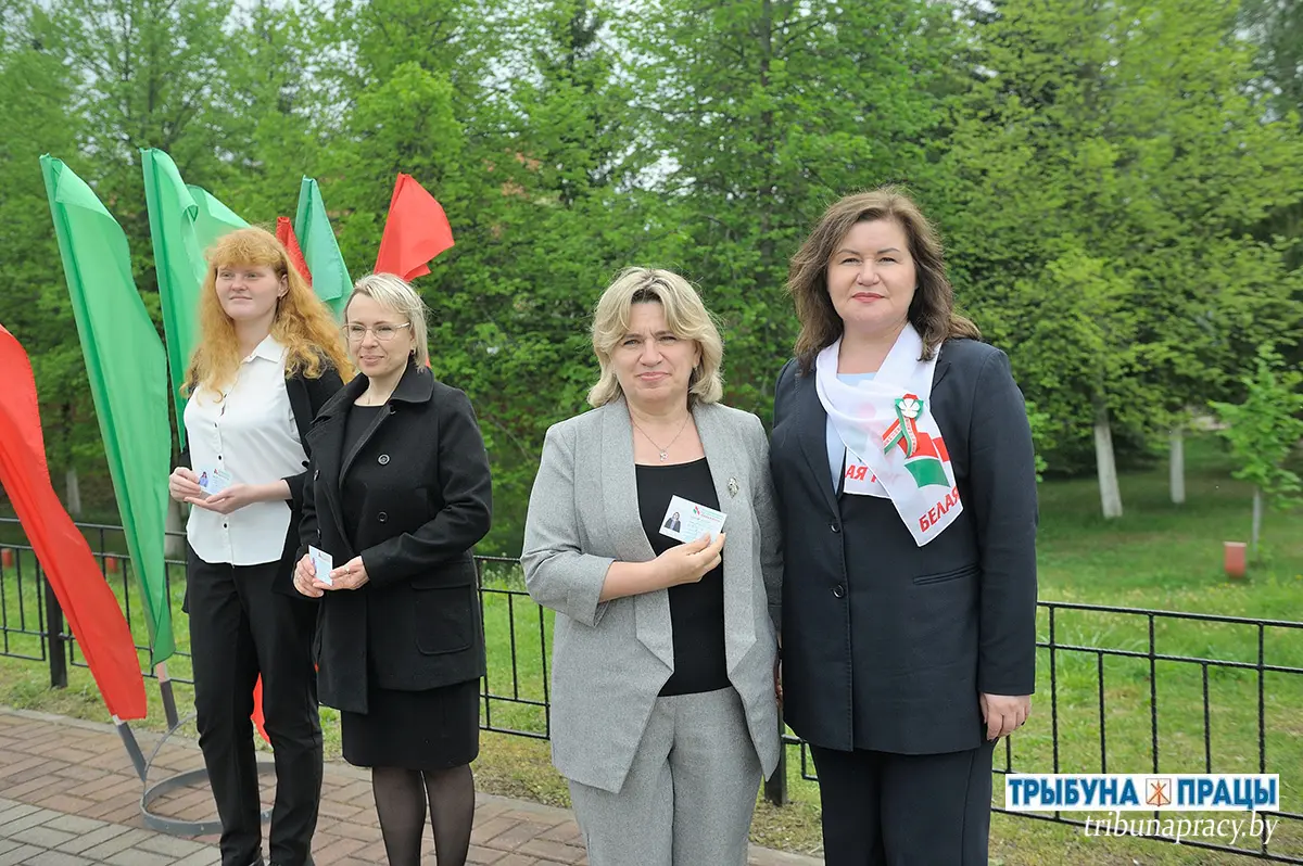 Торжественно и патриотично: Бобруйский район отметил День государственных флага, герба и гимна
