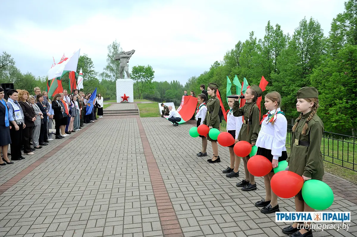 Торжественно и патриотично: Бобруйский район отметил День государственных флага, герба и гимна