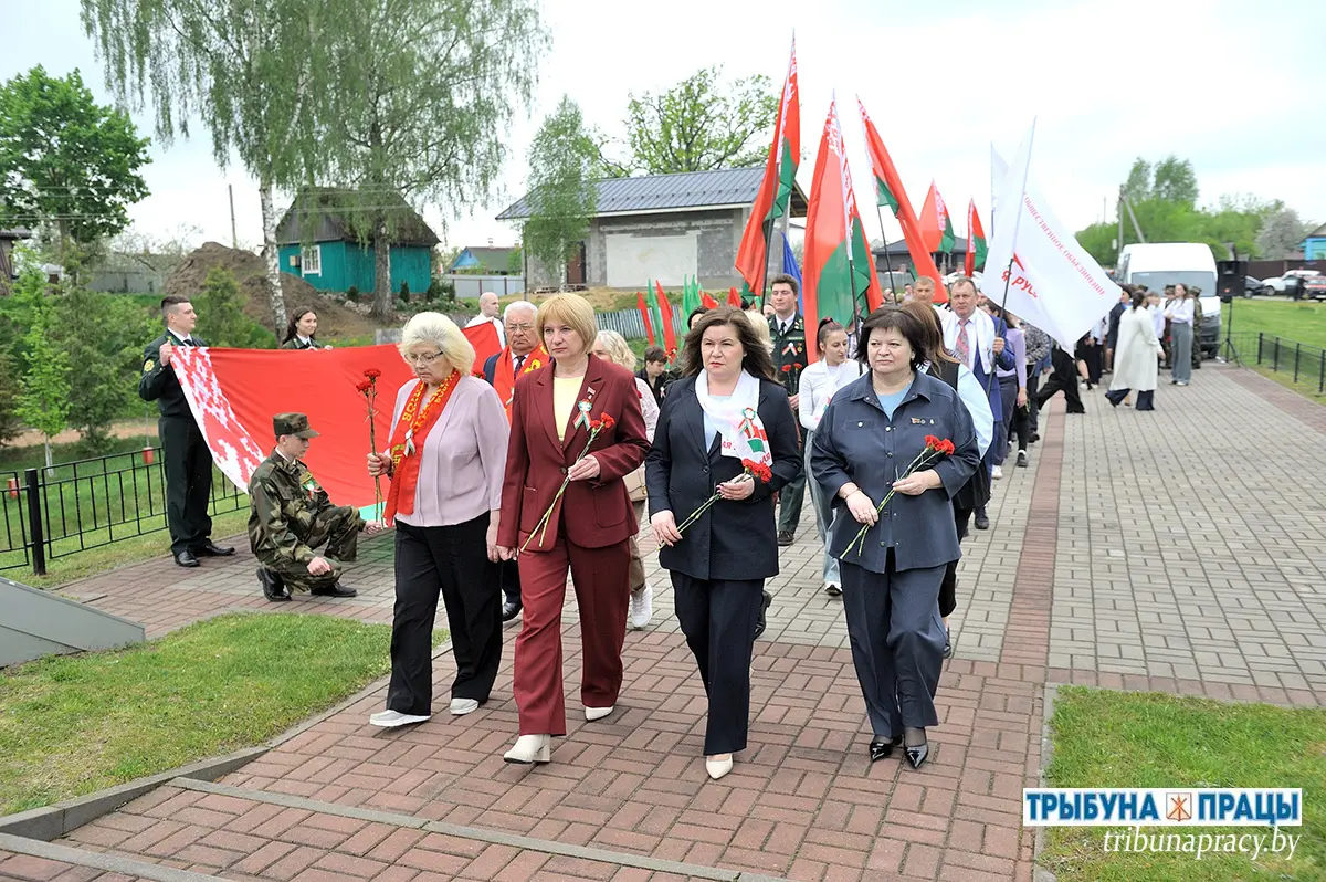 Торжественно и патриотично: Бобруйский район отметил День государственных флага, герба и гимна