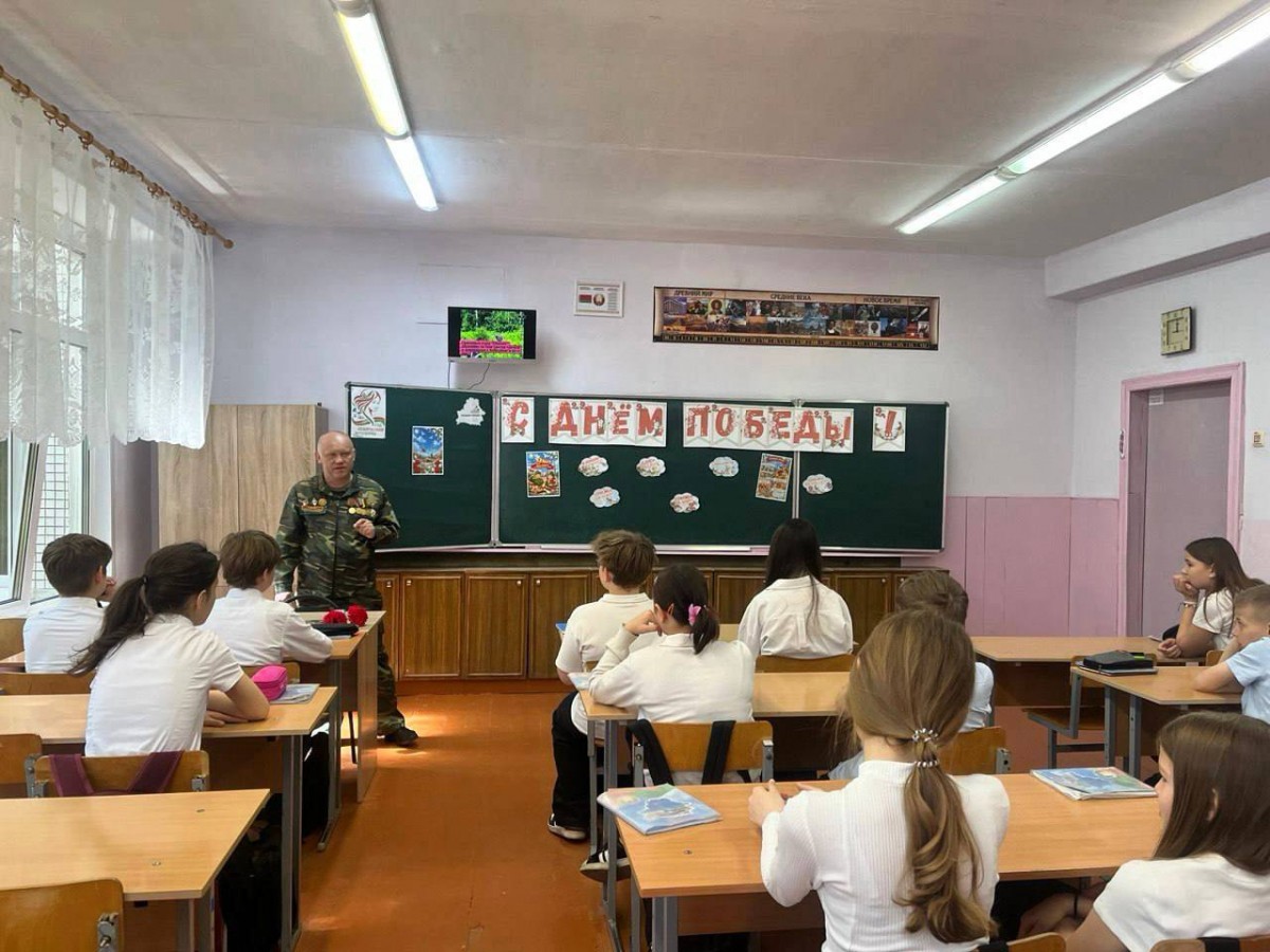 Бобруйский лесотехнический колледж и Средняя школа №16 провели юбилейный диктант в честь акции &laquo;Гвоздика Победы&raquo;