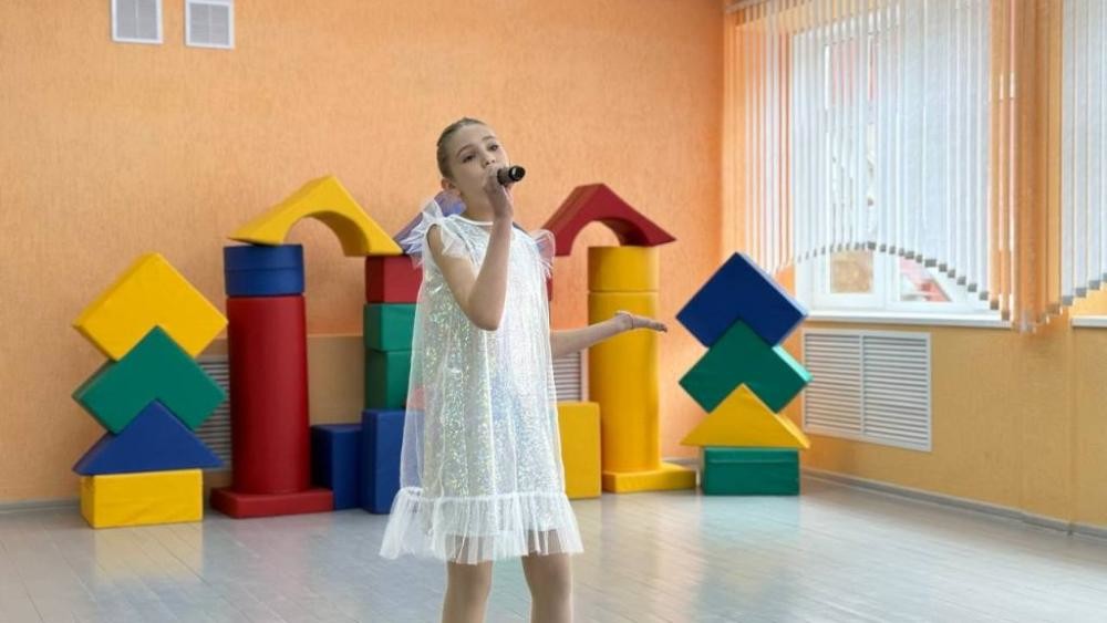 Танцы, песни и улыбки: в Бобруйске отметили День семьи концертом для детей и матерей