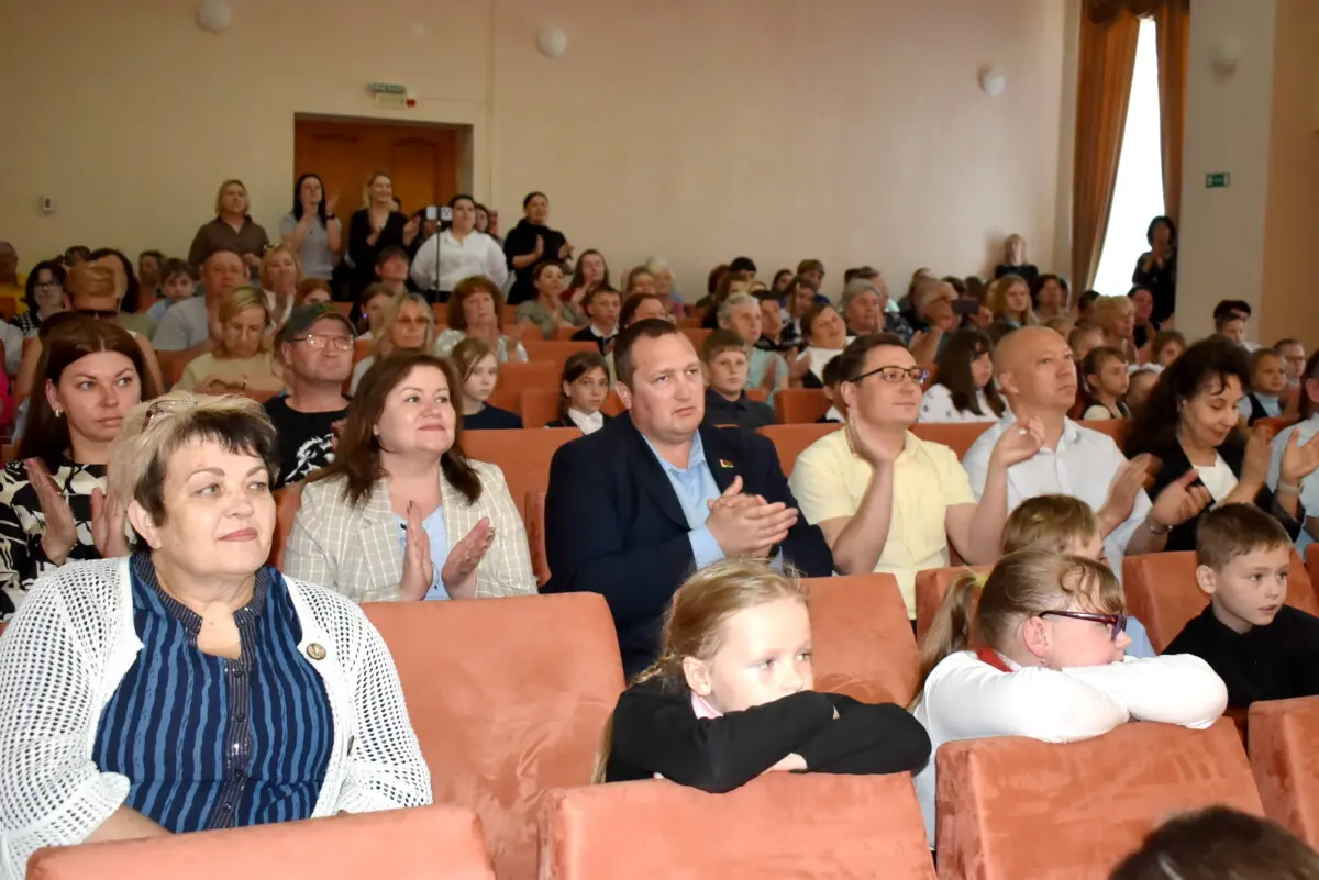 Выставка, музыка и признание: в Михалево прошёл концерт воспитанников Бобруйской районной школы искусств Выставка, музыка и признание: в Михалево прошёл концерт воспитанников Бобруйской районной школы искусств