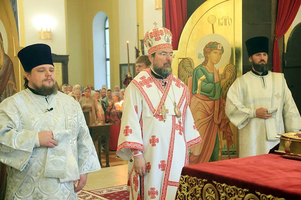 Епископ Бобруйский и Быховский Серафим возглавил престольное торжество в Никольском кафедральном соборе в день памяти святителя Николая Чудотворца