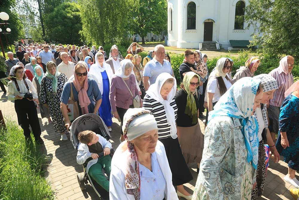 Епископ Бобруйский и Быховский Серафим возглавил престольное торжество в Никольском кафедральном соборе в день памяти святителя Николая Чудотворца