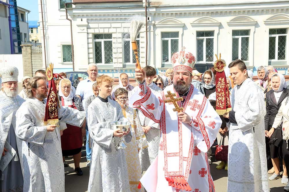 Епископ Бобруйский и Быховский Серафим возглавил престольное торжество в Никольском кафедральном соборе в день памяти святителя Николая Чудотворца