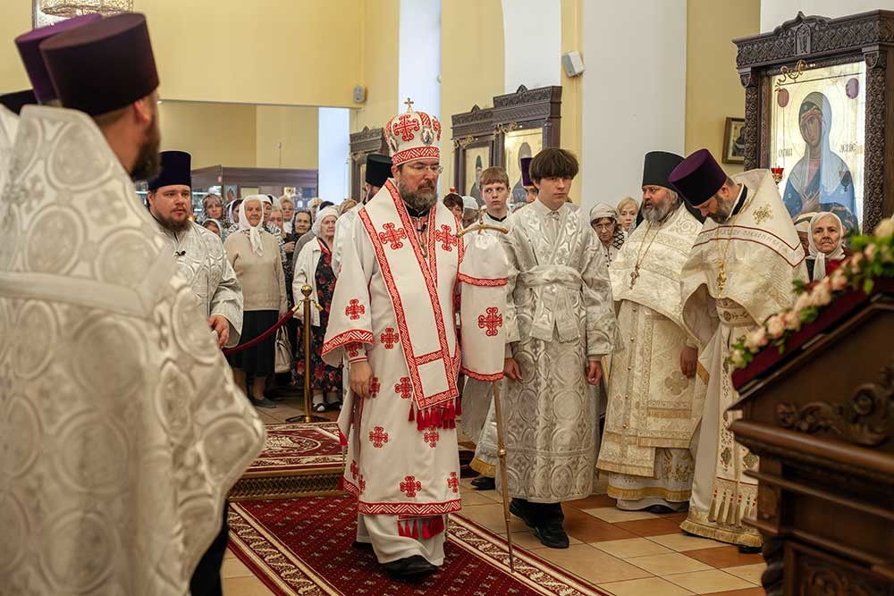 Епископ Бобруйский и Быховский Серафим возглавил престольное торжество в Никольском кафедральном соборе в день памяти святителя Николая Чудотворца