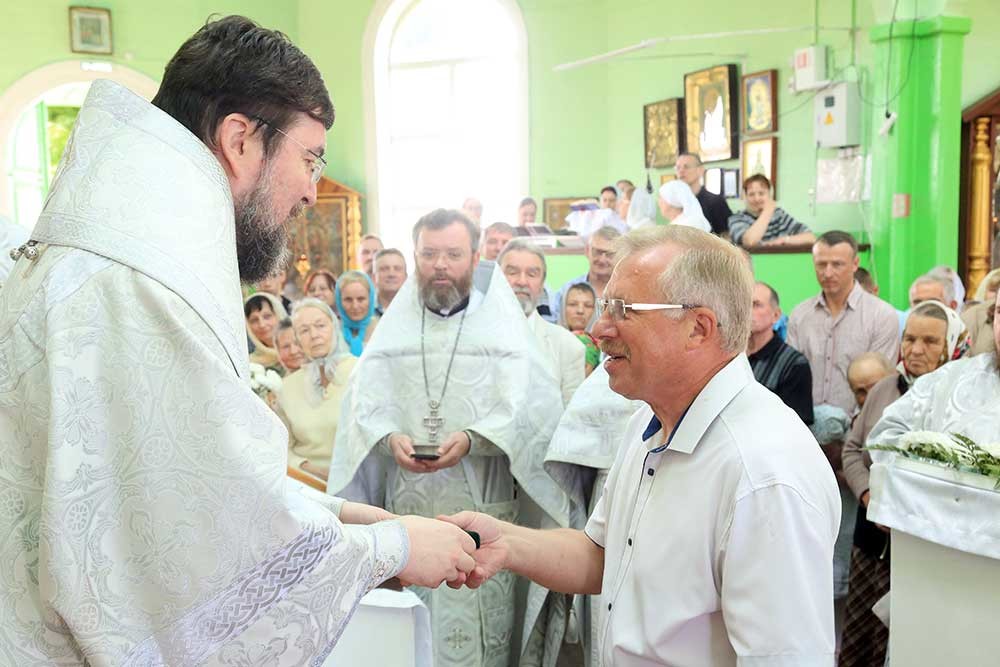 Епископ Бобруйский и Быховский Серафимв возглавил Божественную литургию в храме Святой Живоначальной Троицы города Быхова