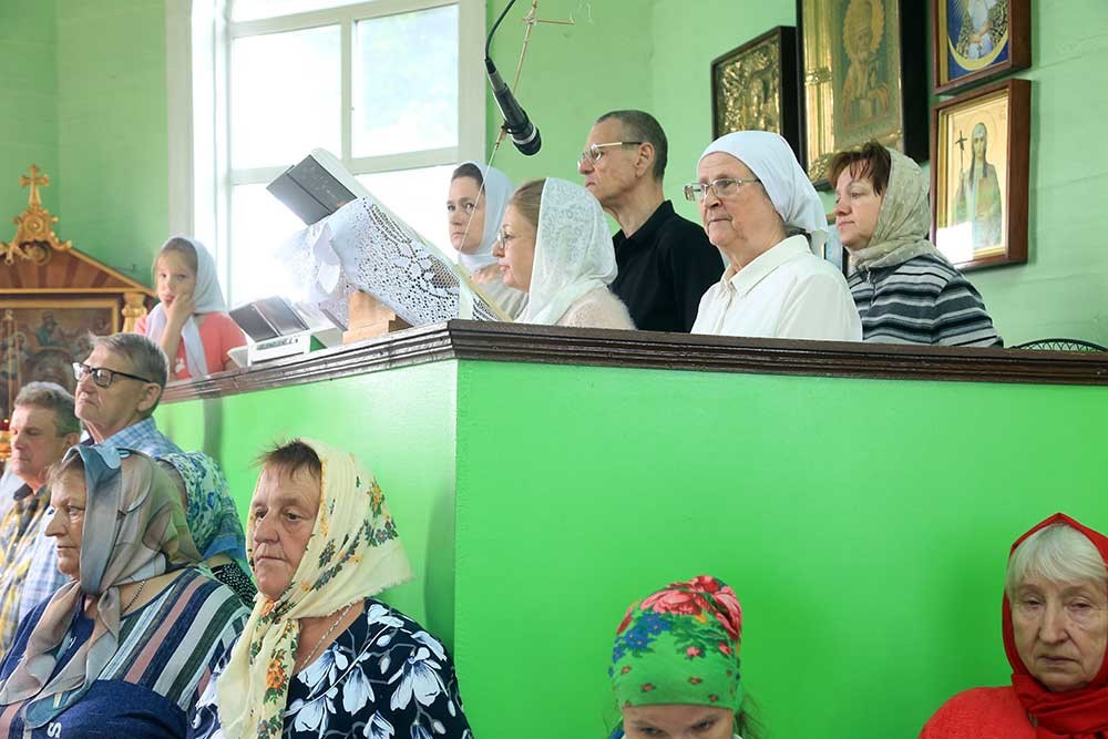Епископ Бобруйский и Быховский Серафимв возглавил Божественную литургию в храме Святой Живоначальной Троицы города Быхова
