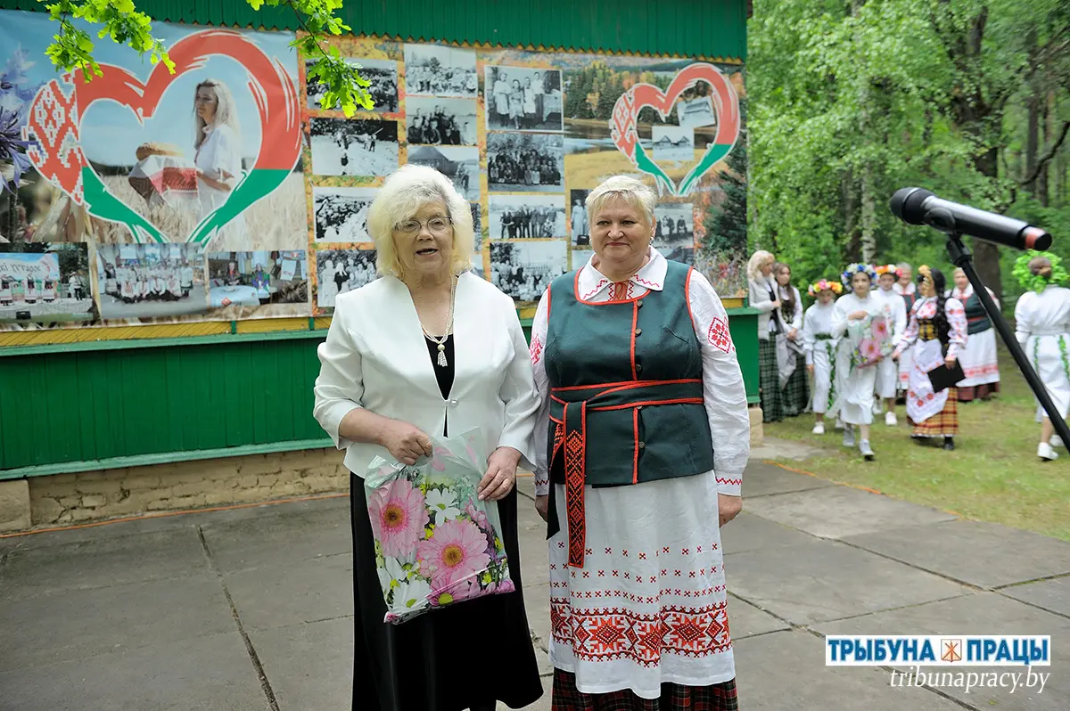 Троица, 466-летие Петровичей и юбилей «Спадарушкі»: в Бобруйском районе прошел особый праздник Троица, 466-летие Петровичей и юбилей «Спадарушкі»: в Бобруйском районе прошел особый праздник