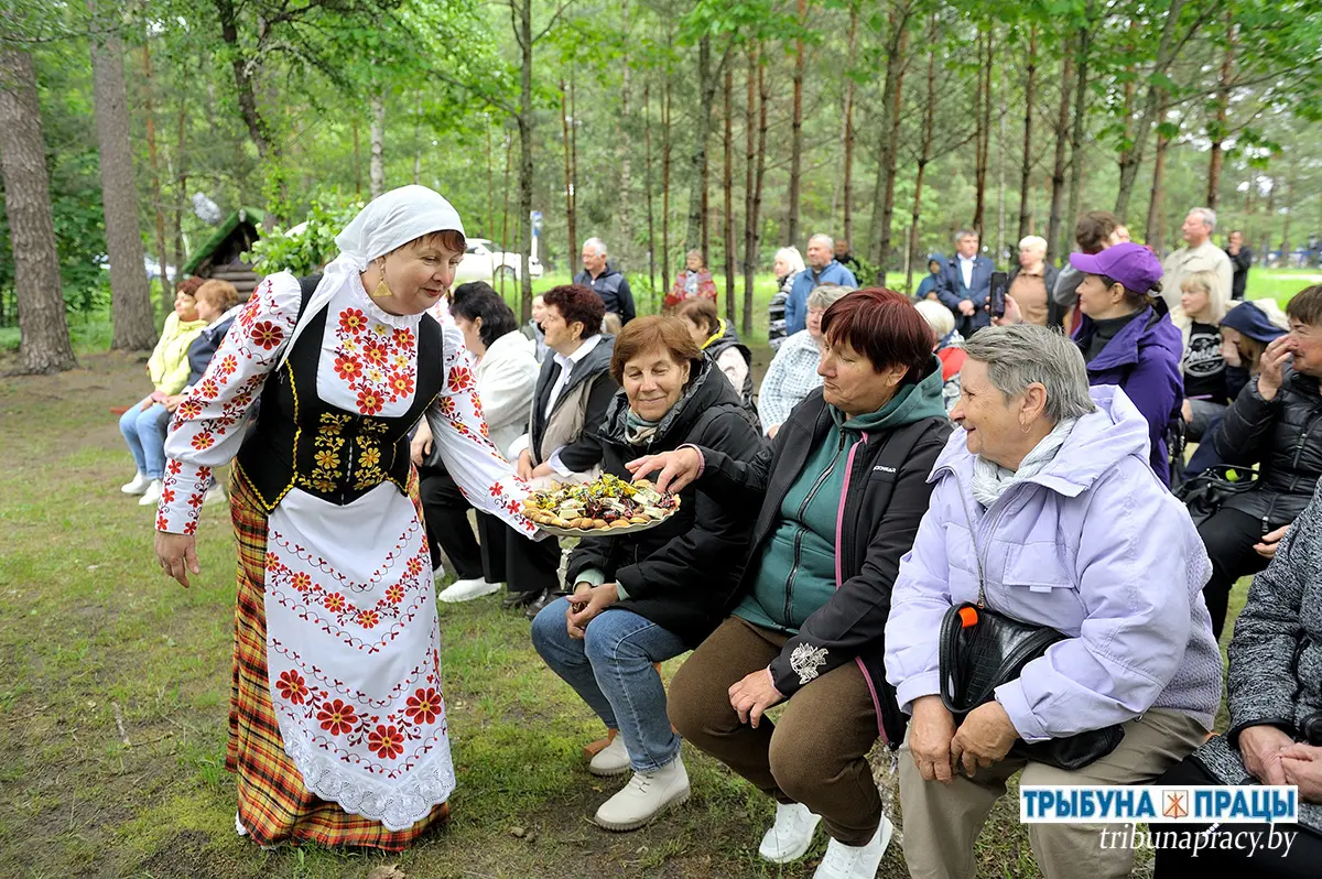 Троица, 466-летие Петровичей и юбилей «Спадарушкі»: в Бобруйском районе прошел особый праздник Троица, 466-летие Петровичей и юбилей «Спадарушкі»: в Бобруйском районе прошел особый праздник