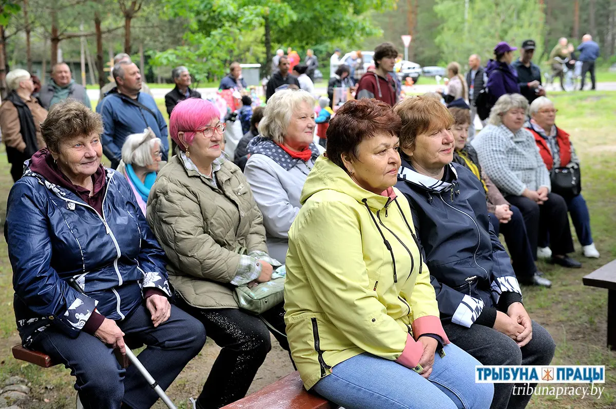 Троица, 466-летие Петровичей и юбилей «Спадарушкі»: в Бобруйском районе прошел особый праздник Троица, 466-летие Петровичей и юбилей «Спадарушкі»: в Бобруйском районе прошел особый праздник