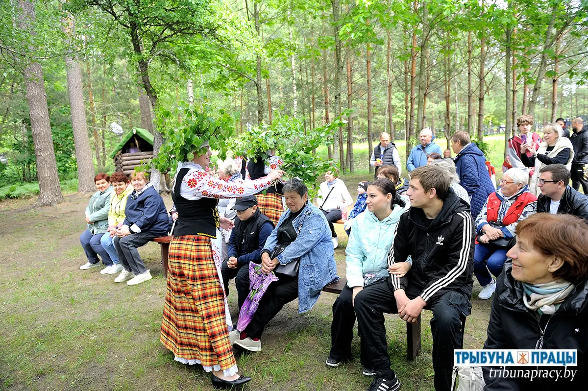 Троица, 466-летие Петровичей и юбилей «Спадарушкі»: в Бобруйском районе прошел особый праздник Троица, 466-летие Петровичей и юбилей «Спадарушкі»: в Бобруйском районе прошел особый праздник