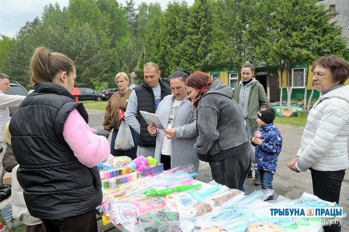 Троица, 466-летие Петровичей и юбилей «Спадарушкі»: в Бобруйском районе прошел особый праздник Троица, 466-летие Петровичей и юбилей «Спадарушкі»: в Бобруйском районе прошел особый праздник