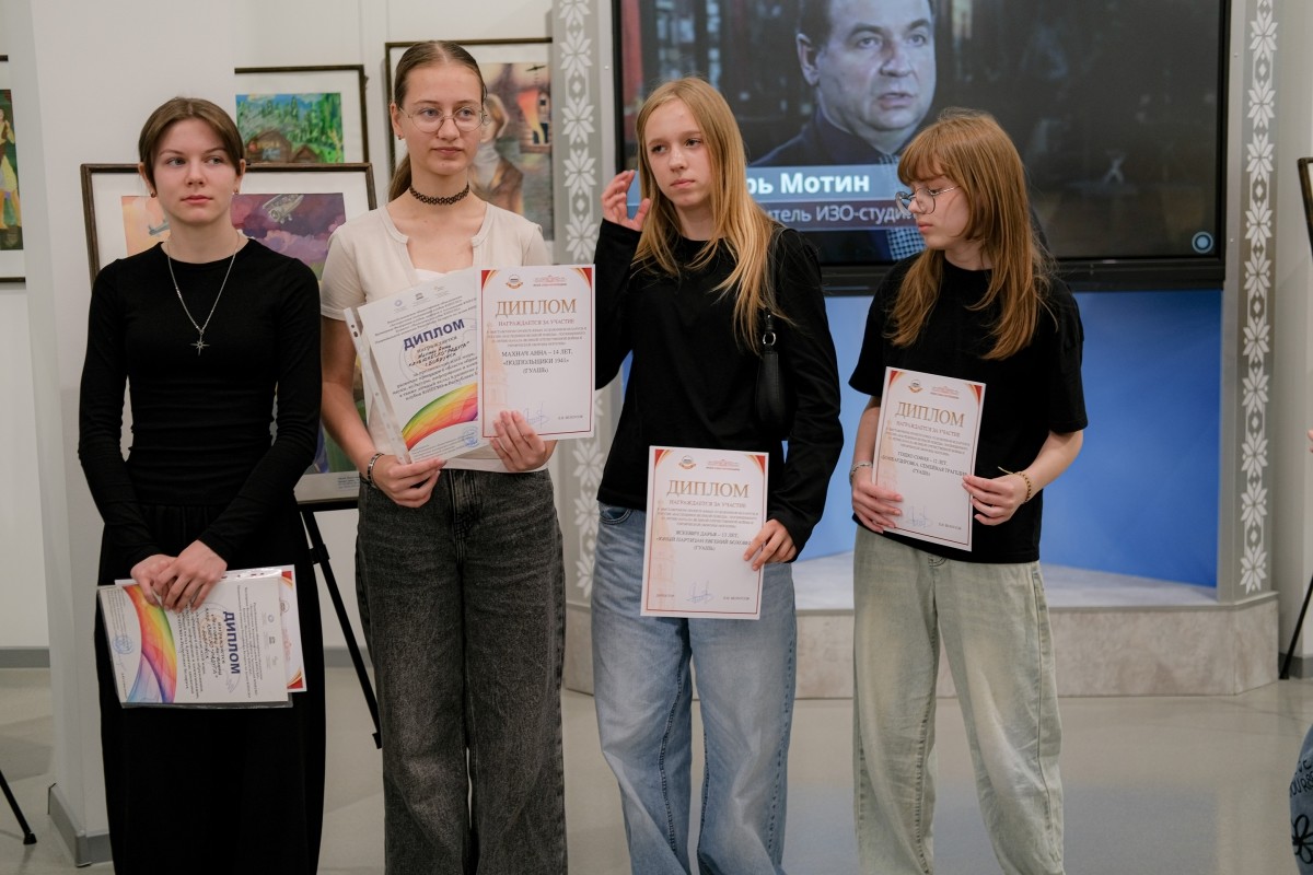 Делегация из Бобруйска поучаствовала в закрытии выставки &laquo;Наследники Великой Победы&raquo; в Могилёве