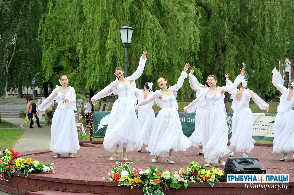 В агрогородке Телуша Бобруйского района состоялся праздник поэзии, посвященный Пушкину