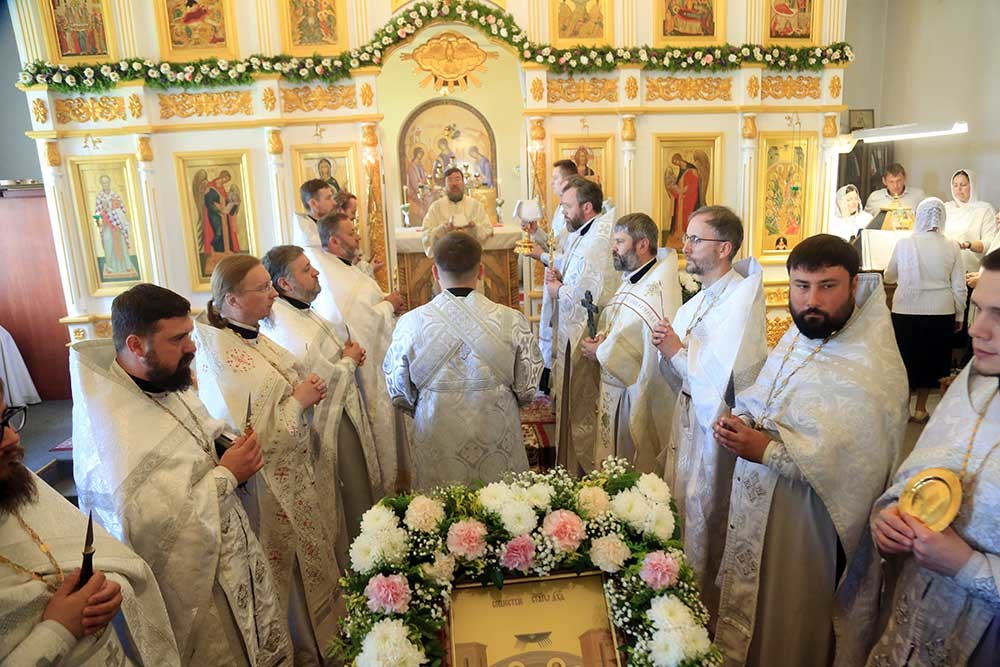 Епископ Бобруйский и Быховский Серафим возглавил престольное торжество в храме Святого Духа в Бобруйске в честь 125-летия со дня основания храма