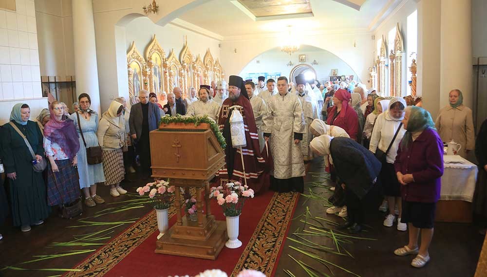 Епископ Бобруйский и Быховский Серафим возглавил престольное торжество в храме Святого Духа в Бобруйске в честь 125-летия со дня основания храма