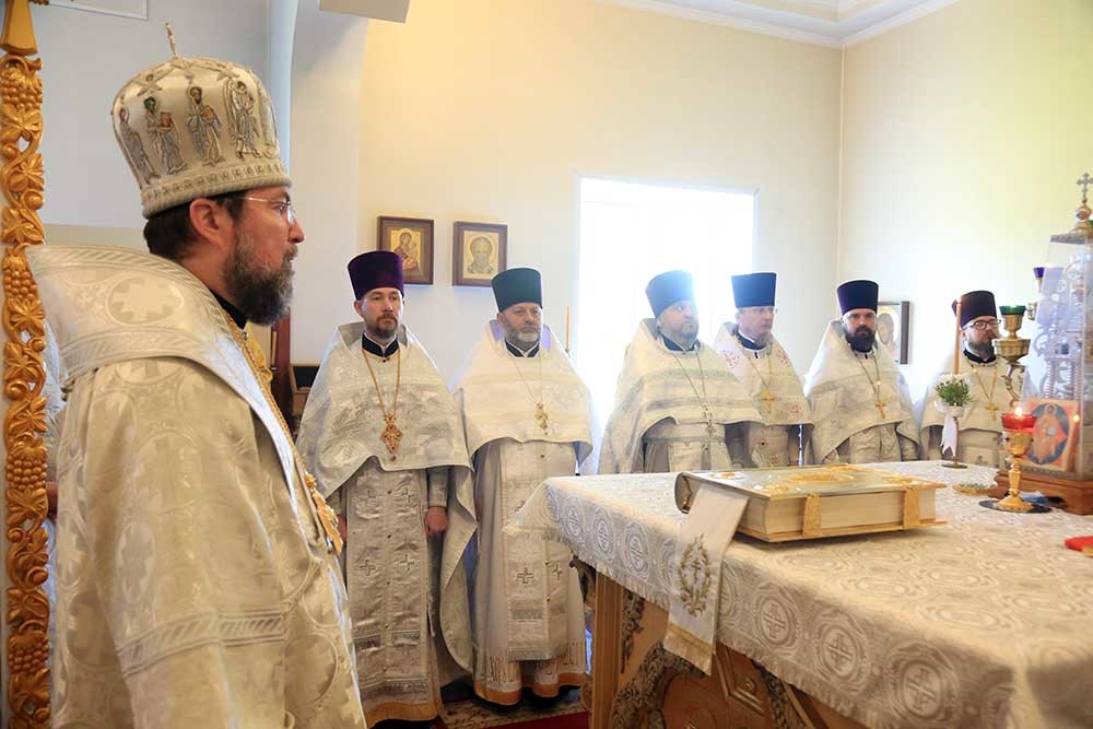 Епископ Бобруйский и Быховский Серафим возглавил престольное торжество в храме Святого Духа в Бобруйске в честь 125-летия со дня основания храма