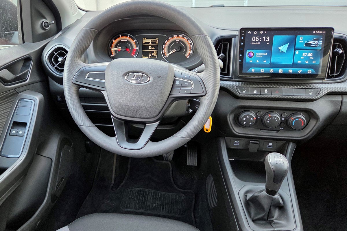 LADA в Бобруйске: открываем двери нового автоцентра и тестируем Iskra LADA в Бобруйске: открываем двери нового автоцентра и тестируем Iskra