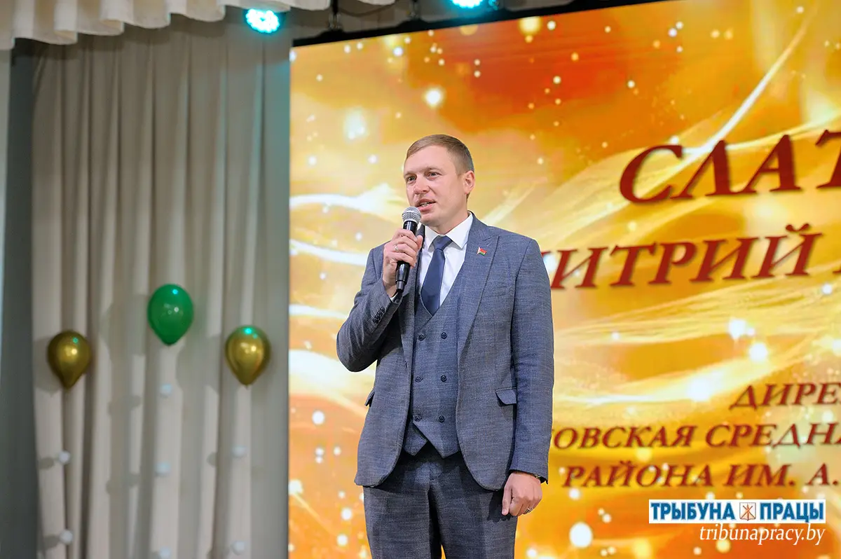 В Бобруйском районе 59 выпускникам вручили аттестаты, из них: 3 медалиста и 1 стобалльник